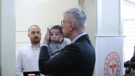 Altı Bileşenli Karma Aşının İlk Uygulaması Yapıldı: Bakan Kemal Memişoğlu Ankara’da Tanıtımını Gerçekleştirdi