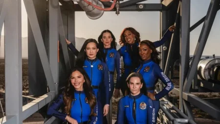 Katy Perry ve Beş Kadınla Tarihi Yolculuk: Blue Origin Uzaya Tam Kadın Ekiple Uçtu