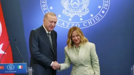 Meloni: ‘Türkiye ile işbirliği sayesinde sığınmacı akışı sıfırlandı’